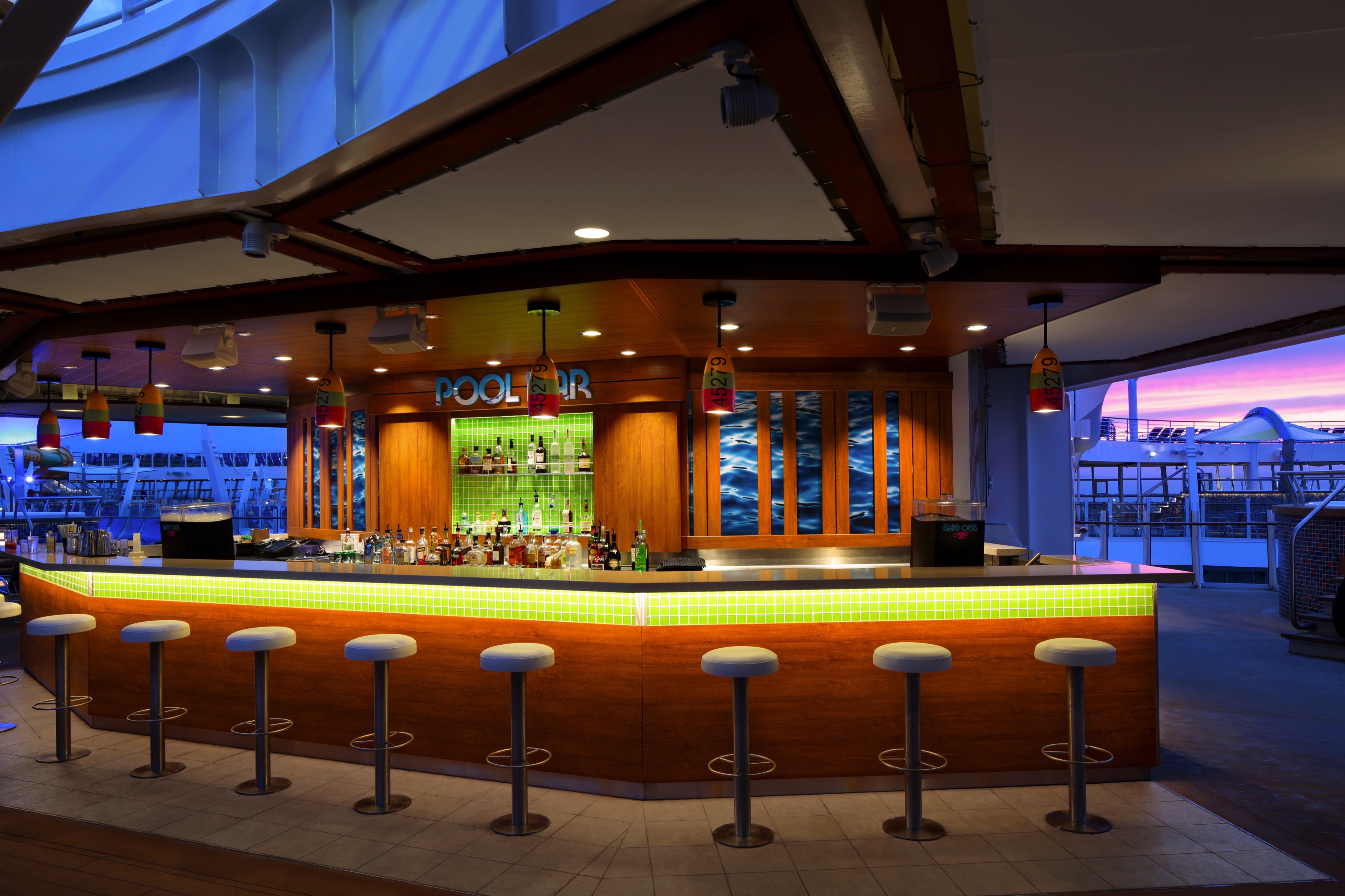 Harmony of the Seas - Pool Bar and Sand Bar